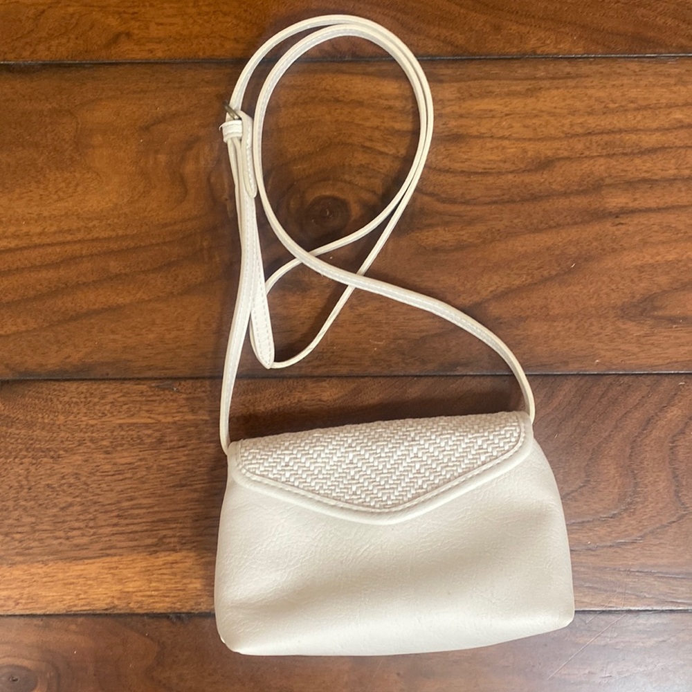 Universal Threads Envelope Purse - image 1